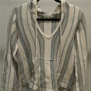 O'Neill Cream and Blue V-Neck Sweater